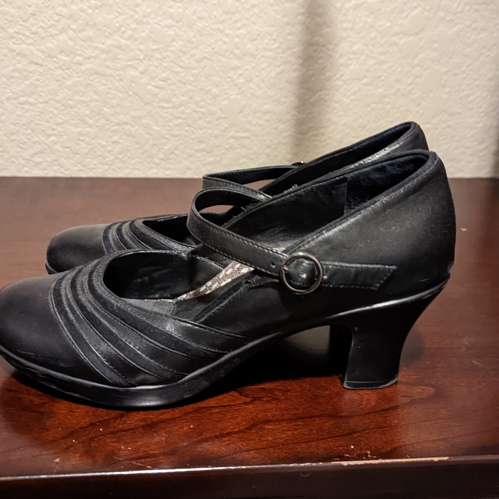 Black Dansko, Mary Jane, size 40, GUC